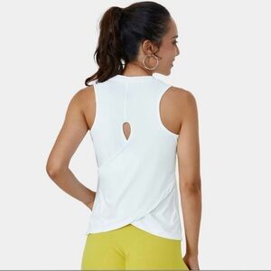 Halara crossback cut out yoga tank xs